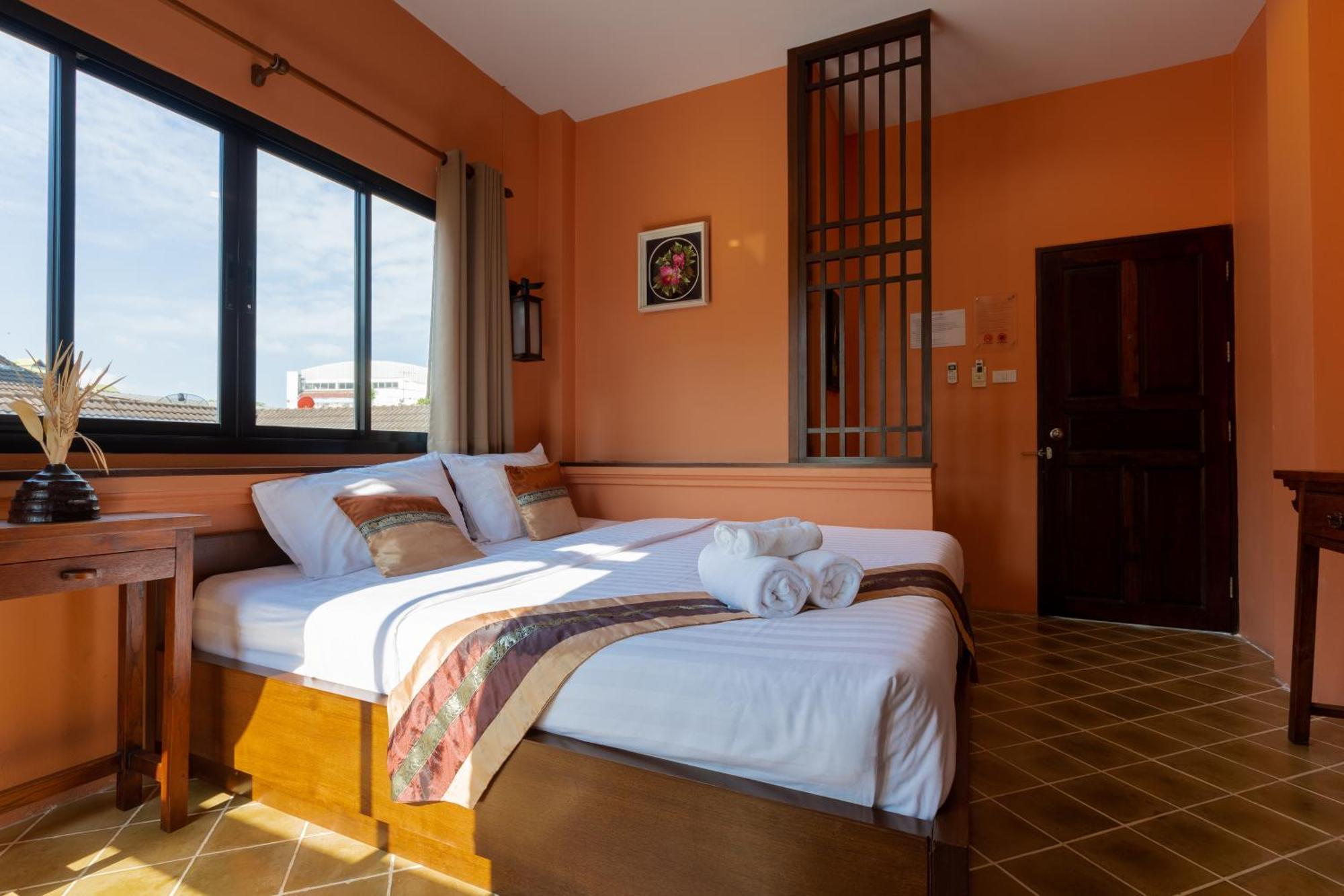 Hotel Huen Hug Chiang Mai Esterno foto